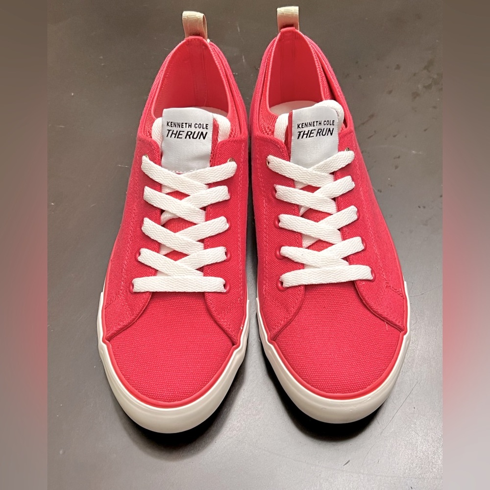 NEW Kenneth Cole “The Run” Women’s Sneaker - “ Nantucket Red” - Sz 9